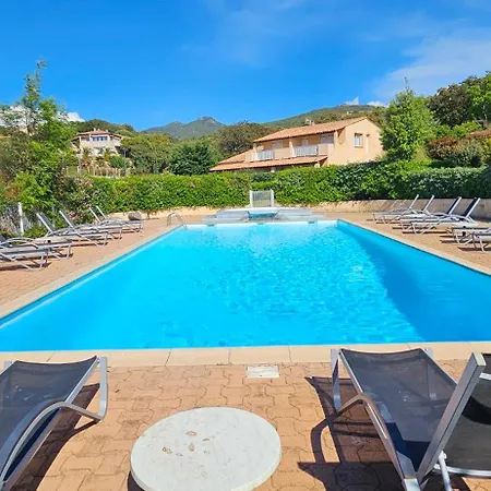Dolce & D1, Vue Et Piscine Apartamento