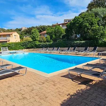 Apartamento Dolce & D1, Vue Et Piscine