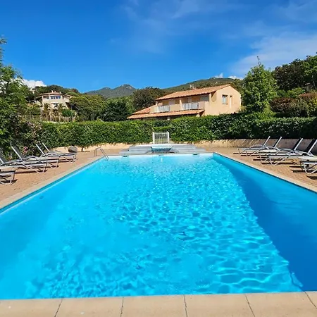 Dolce & D1, Vue Et Piscine * 普罗普里亚诺